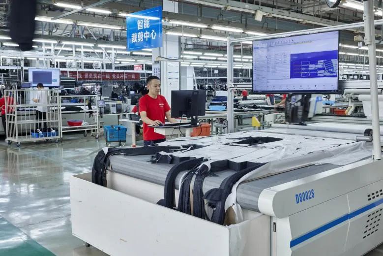 Xinhua News Agency: How have China's textile and garment industries grown amid the trials of wind and rain?